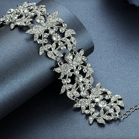 Jewelry - Sale Crystal Bracelet Brand New